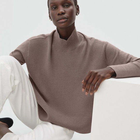 Everlane Sweaters - Everlane Cashmere Square Turtleneck Size M in Sand Dune